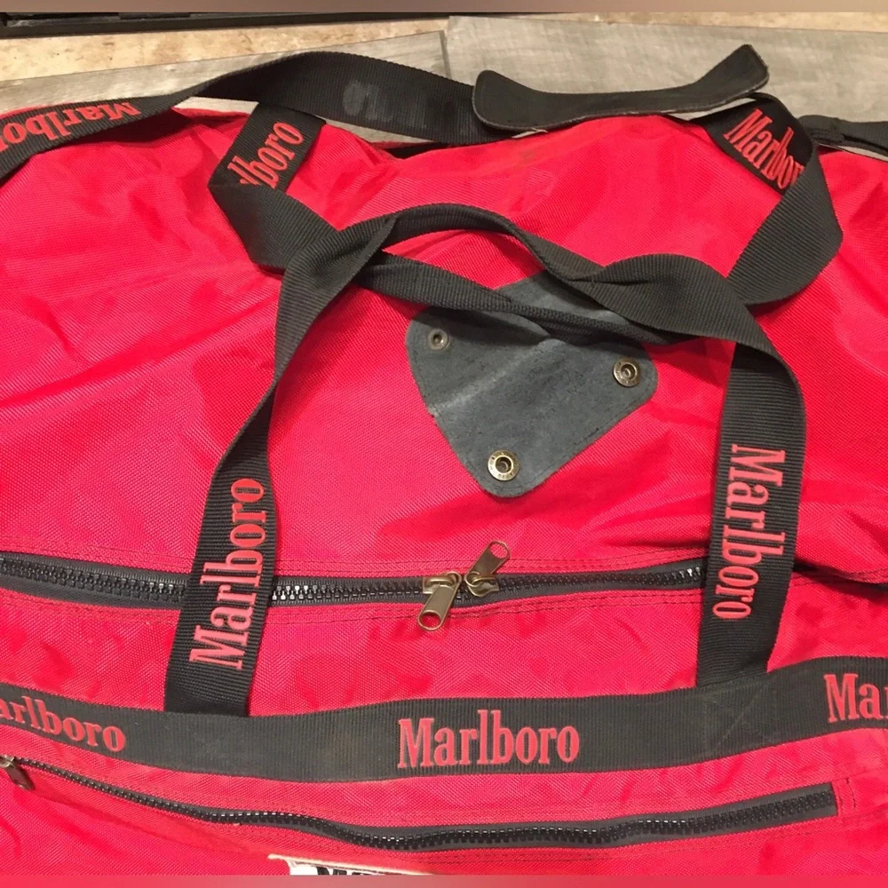 Marlboro Adventure Team Travel Weekender Bag Vintage Rolling Luggage Duffle 90’s